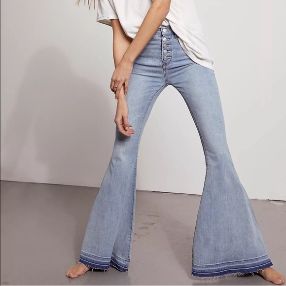 Free People Irreplaceable Flare Jeans Light Wash Boho Hippie Festival Size 31 - Picture 3 of 15